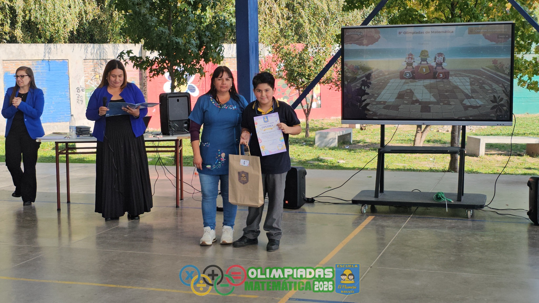 Premiación en Olimpiadas de Matemática